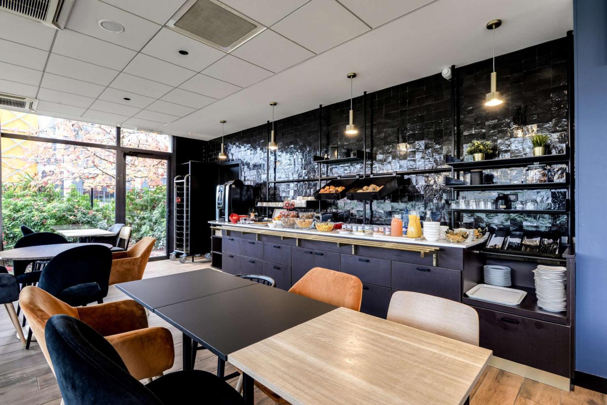 Brit Hotel Du Stade Rennes Ouest Esterno foto