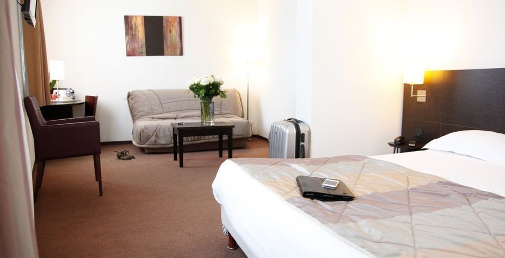 Brit Hotel Du Stade Rennes Ouest Esterno foto