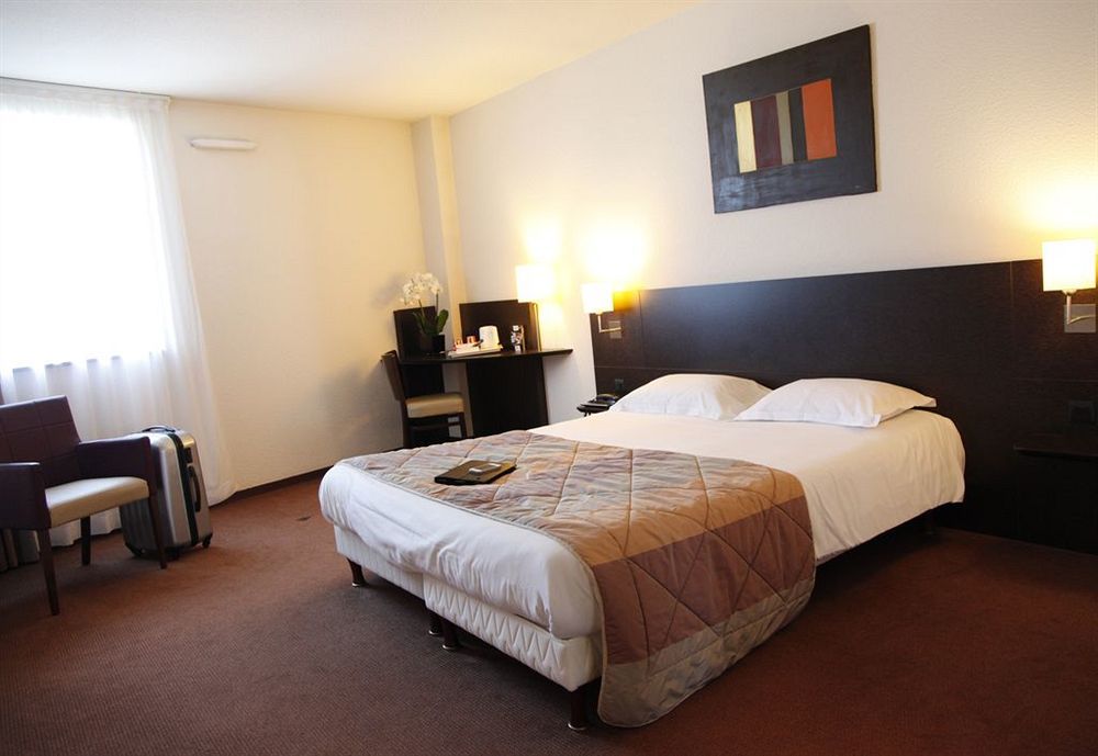 Brit Hotel Du Stade Rennes Ouest Esterno foto